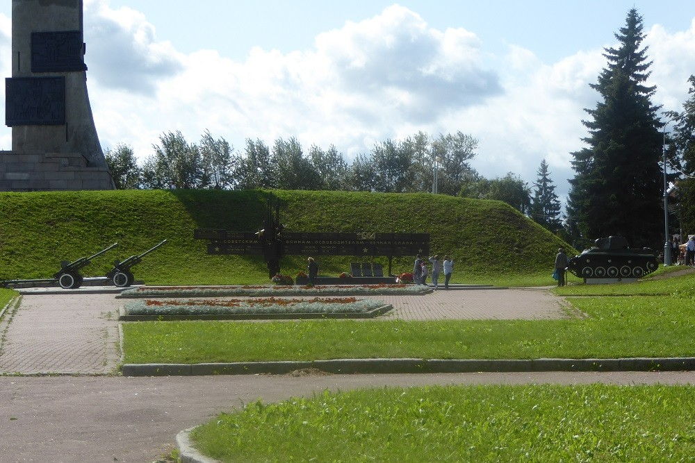 Bevrijdingsmonument Veliky Novgorod #4