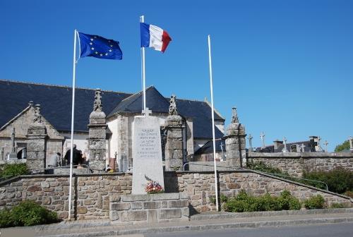 Oorlogsmonument Plouider #1