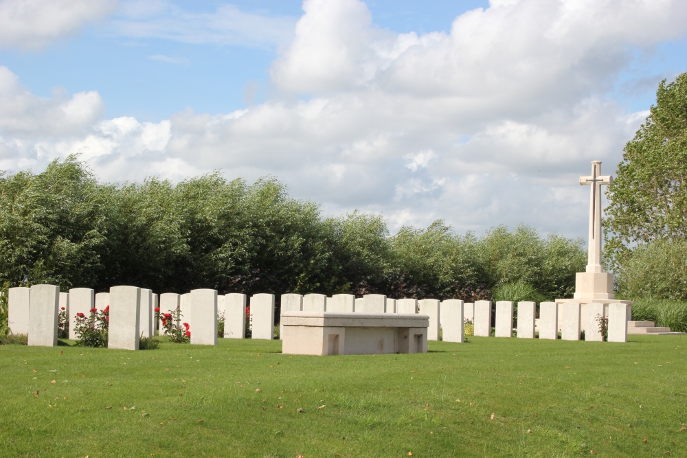 Commonwealth War Cemetery Grootebeek #3