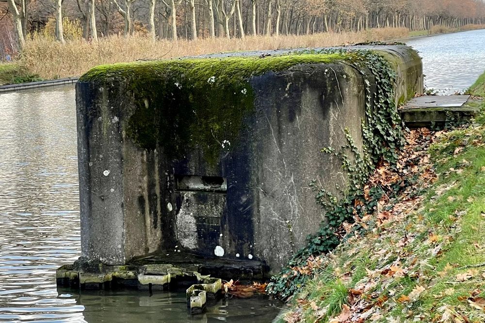 Bunker 18 Border Defence Bocholt-Herentals Canal #4
