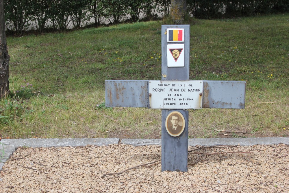 War Memorial Veulen #3