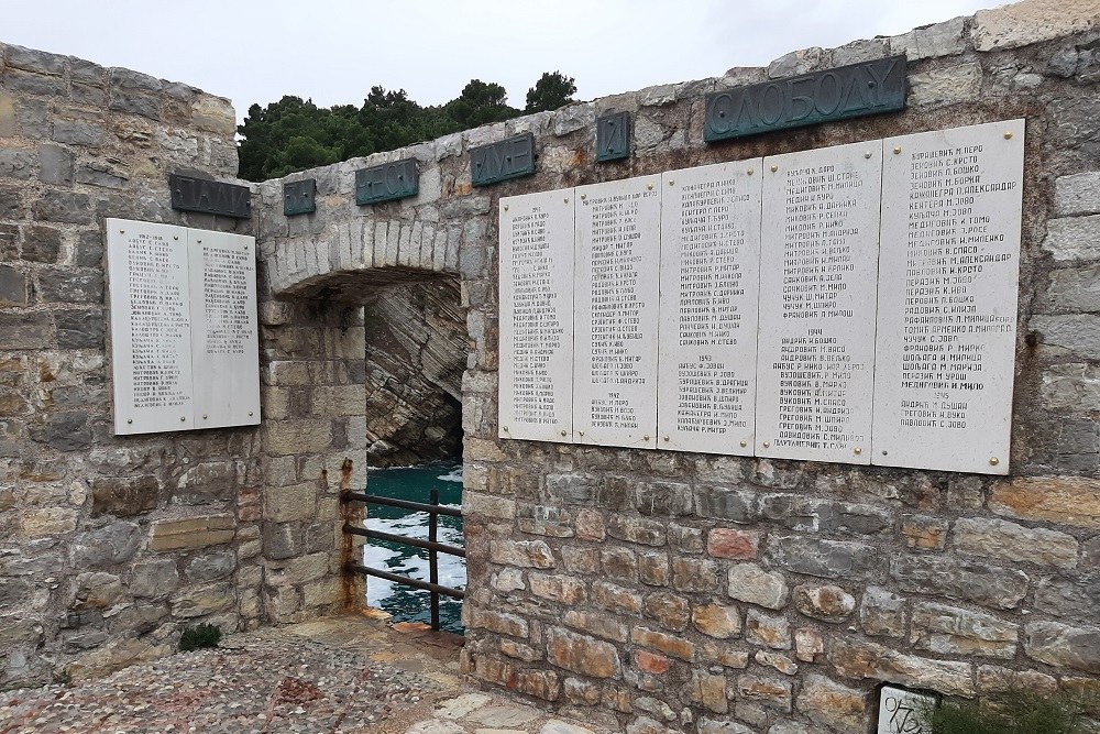 War Memorial Petrovac #1