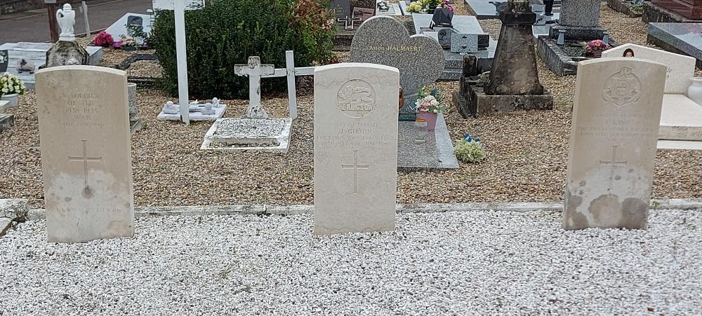 Commonwealth War Graves Neufchtel-en-Bray #5