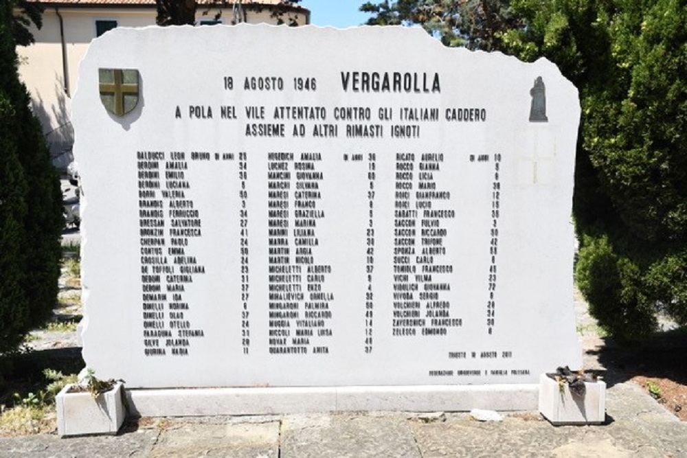 Monument Voor De Gevallen Soldaten Van Triest #2