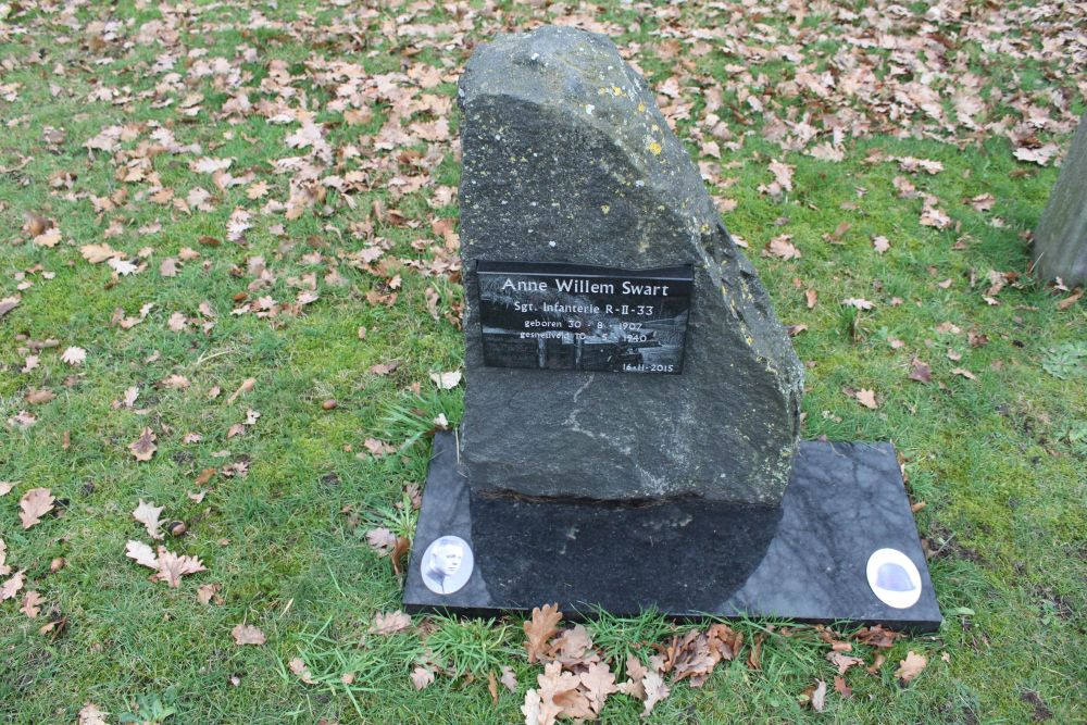 Monument Sergeant Swart Meppel