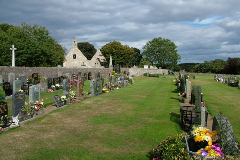 Brits Oorlogsgraf Dyce Churchyard and Cemetery #1