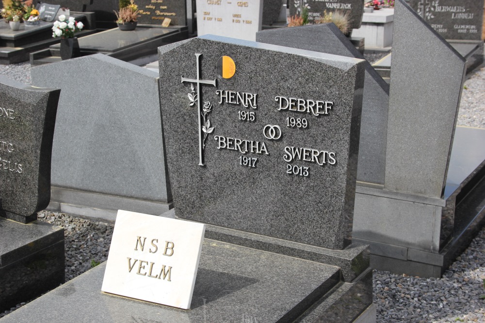 Belgische Graven Oudstrijders Velm Begraafplaats #1