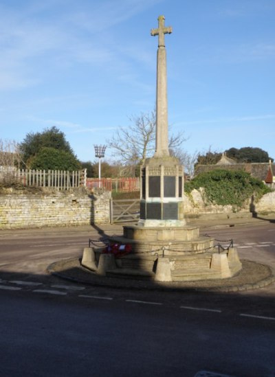 Oorlogsmonument Easton on The Hill #1