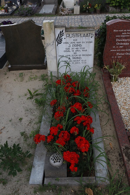 Nederlandse Oorlogsgraven Gemeentelijke Begraafplaats Middenbeemster #2