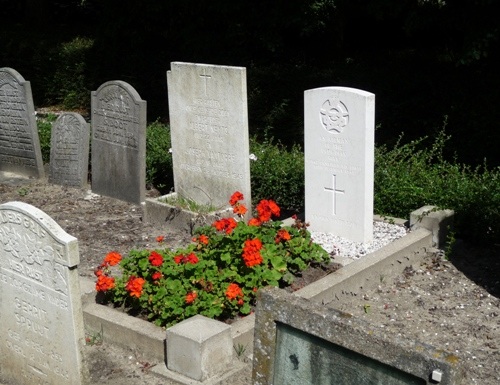 Commonwealth War Grave Nieuw-Helvoet #2