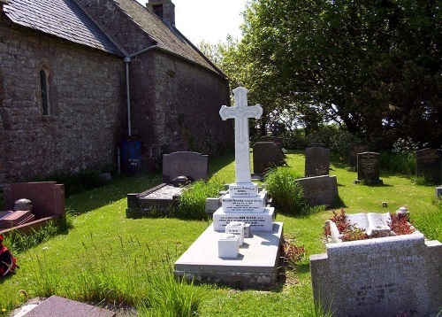 Commonwealth War Grave St Mary Churchyard