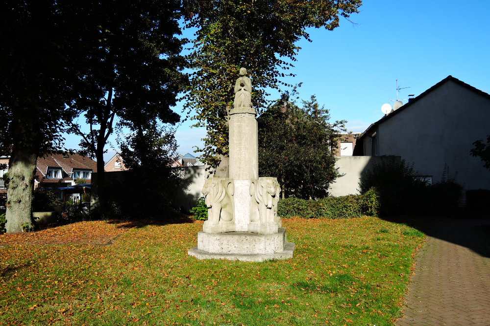 War Memorial Oedt #3