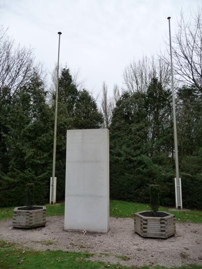 Monument Omgekomen Belgische Soldaten Gemeentelijke Begraafplaats Oostergaarde Harderwijk #3