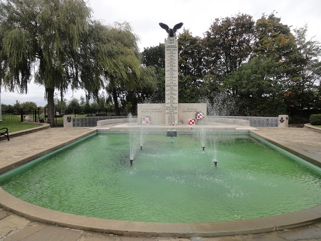 Monument Poolse Vliegeniers 1939-1945 Northolt #1