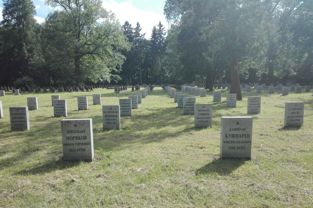 Soviet War Cemetery for Officers Cybinka #1