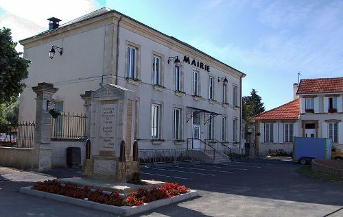 War Memorial Champigny #1