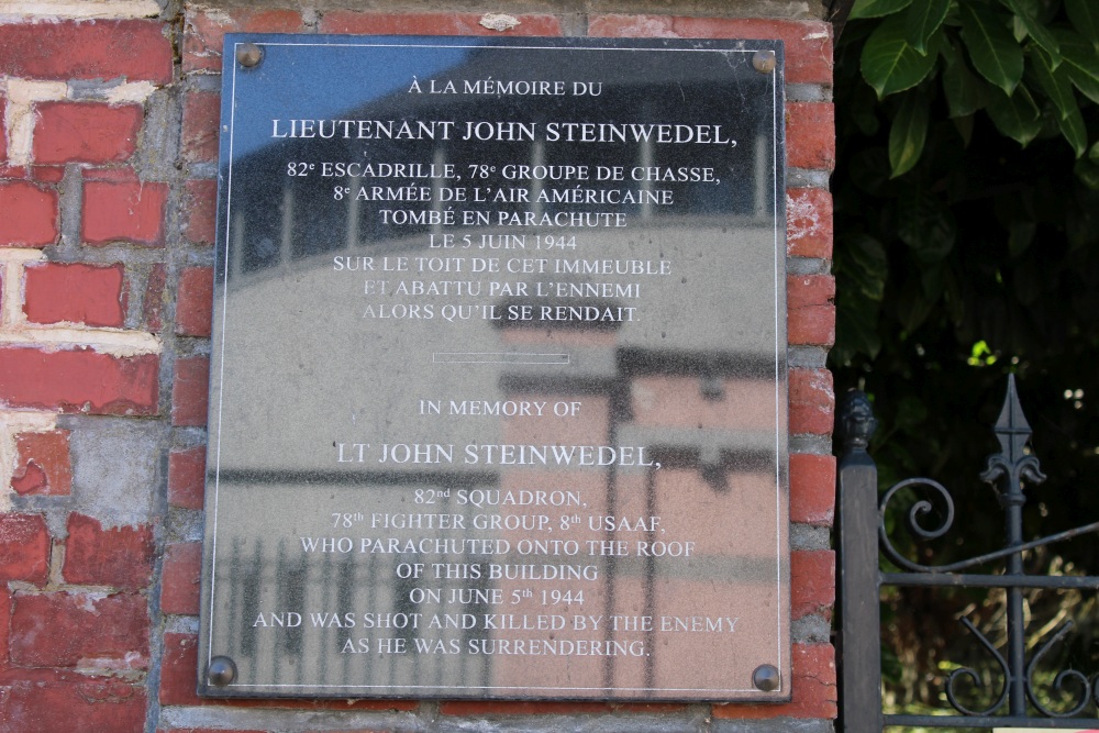 Gedenkteken Luitenant John Steinwedel #2
