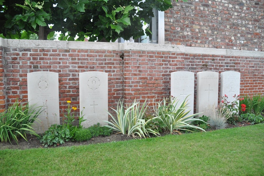 Commonwealth War Cemetery Voormezeele Enclosures No.1 & No.2 #4