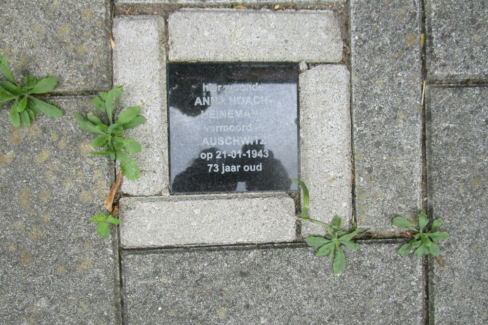 Memorial Stone Spoorstraat 33 #1