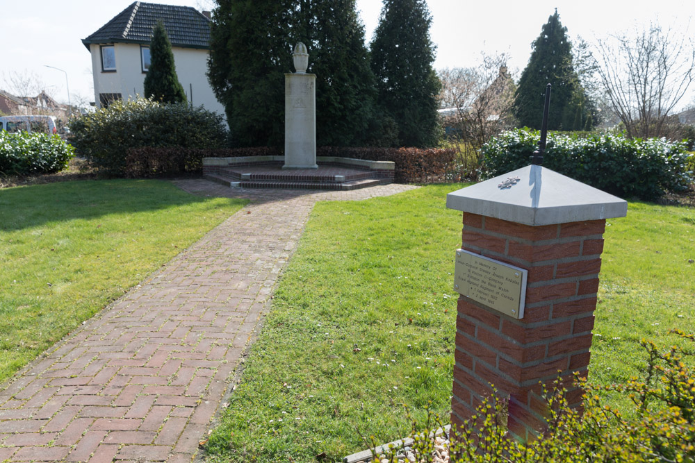 Oorlogsmonument Gaanderen #1