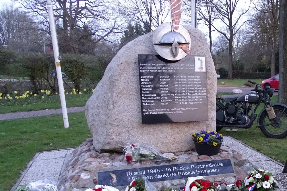 Monument 1e Poolse Pantserdivisie Emmen #2