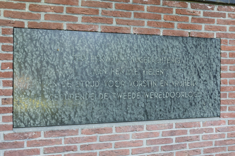 Oorlogsmonument Heino #2