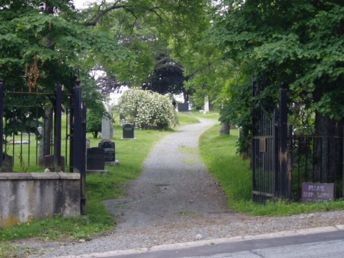 Oorlogsgraven van het Gemenebest St. Peter's Roman Catholic Cemetery