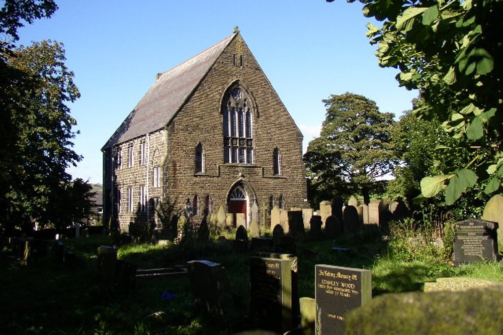 Commonwealth War Grave Lumbutts United Methodist Chapelyard
