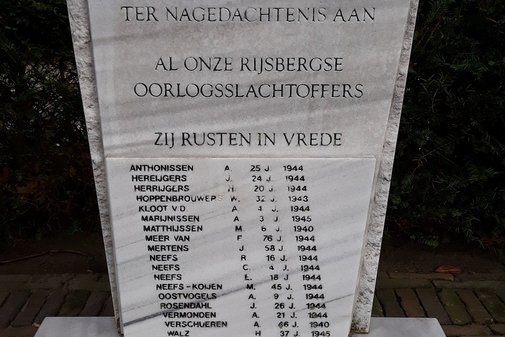 Nederlandse Oorlogsgraven Neefs Rooms Katholieke Kerkhof Rijsbergen #3