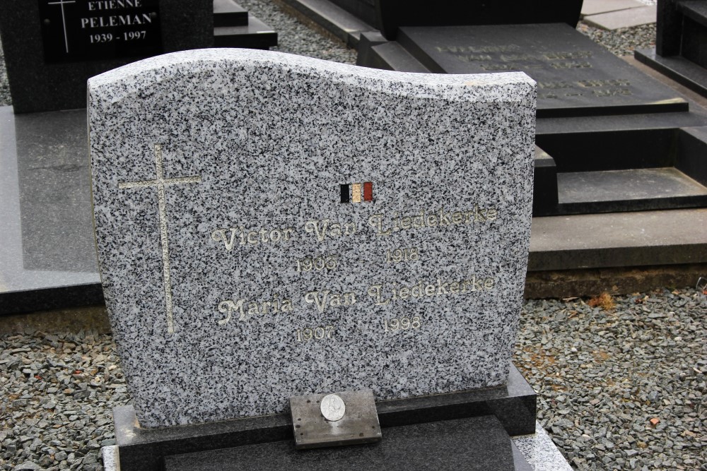 Belgian Graves Veterans Woubrechtegem #1