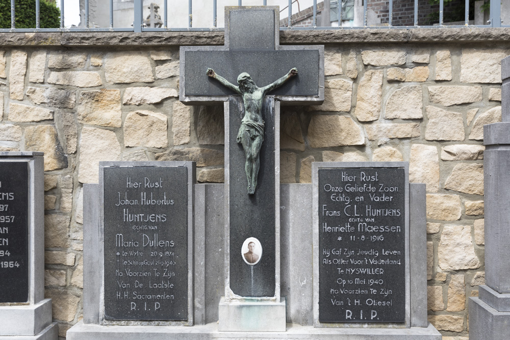 Dutch War Grave Roman Catholic Cemetery Schin op Geul