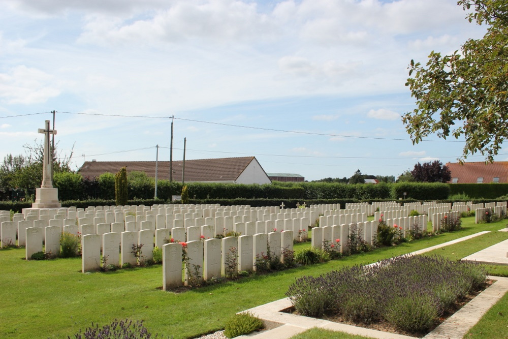 Commonwealth War Cemetery Esquelbecq