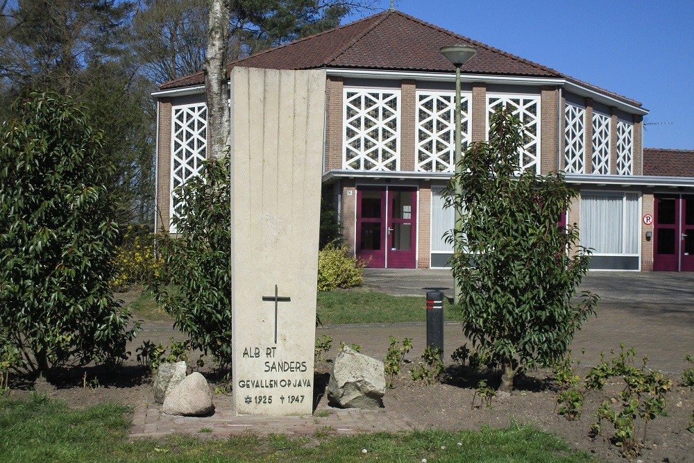 Monument Albert Sanders #1