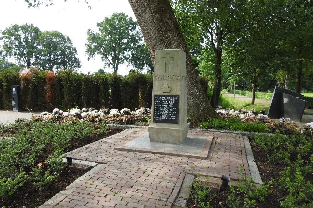 Monument Omgekomen Canadese Soldaten #1