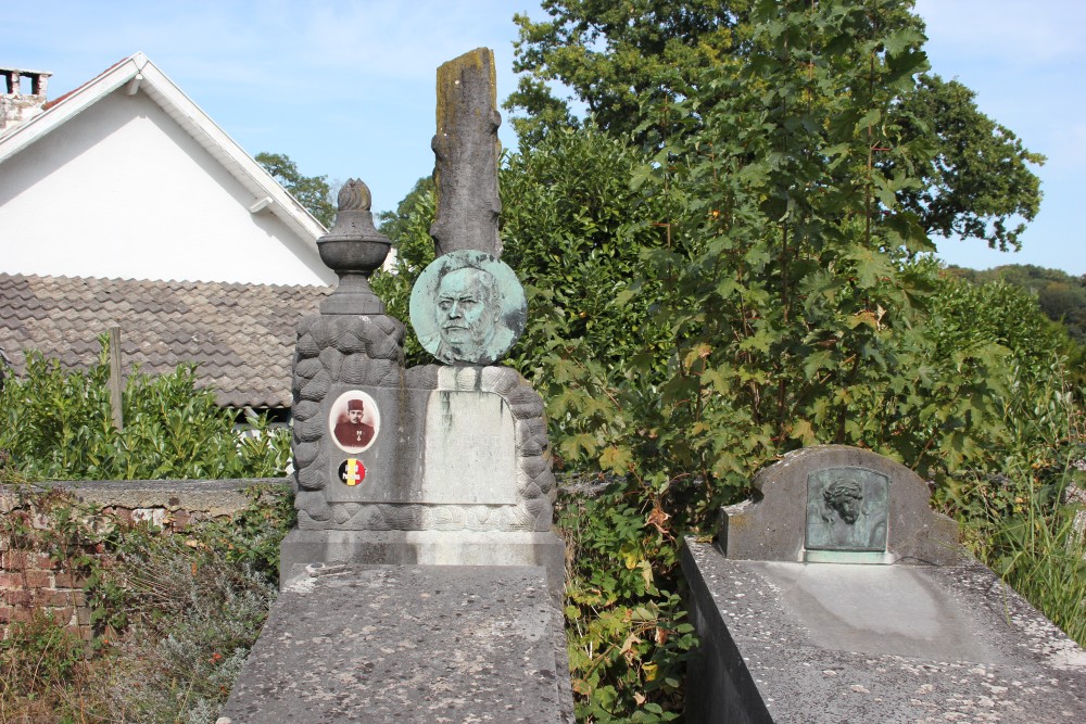 Belgian War Graves Couture-Saint-Germain Churchyard #1