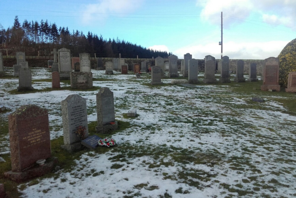 Commonwealth War Grave Lumphanan New Cemetery #1