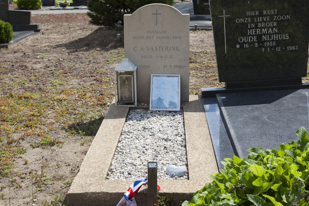 Dutch War Grave Roman Catholic Cemetery Deurningen #3