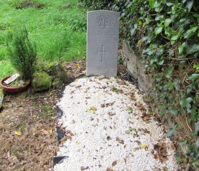 Commonwealth War Grave Glandore Old Graveyard #1