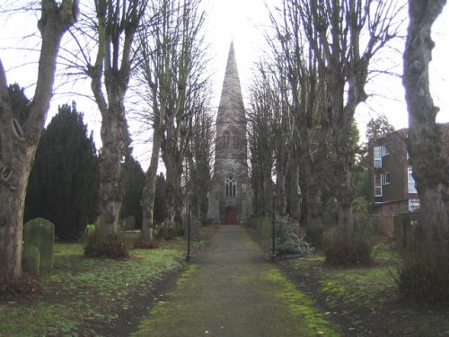 Commonwealth War Graves Holy Trinity Churchyard