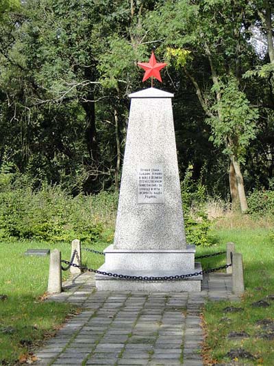 Sovjet Oorlogsbegraafplaats Grabow #2