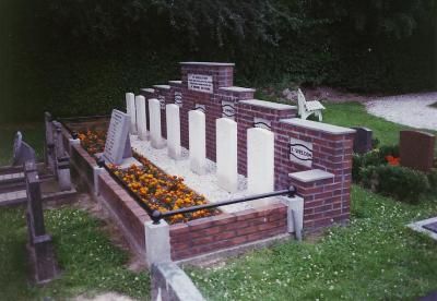 Commonwealth War Graves Protestant Cemetery Opende #2