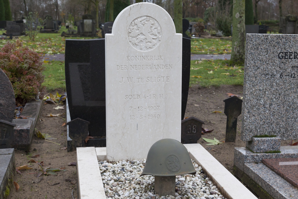 Dutch War Graves General Cemetery Winterswijk #1