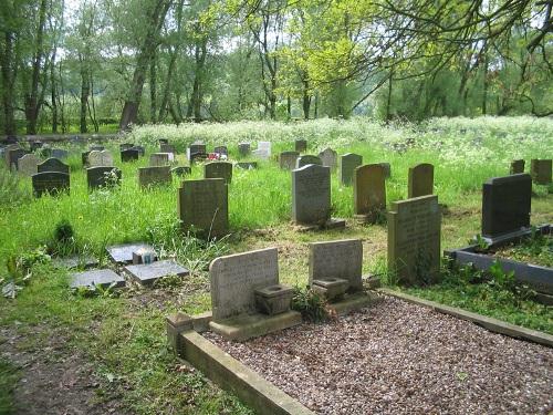 Oorlogsgraf van het Gemenebest St Helen Churchyard