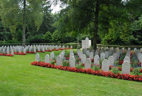 Dutch War Cemetery Lübeck #1