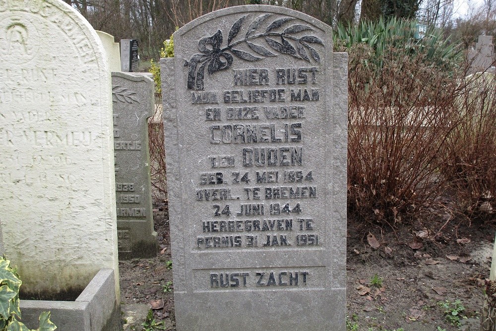 Dutch War Graves Pernis #4