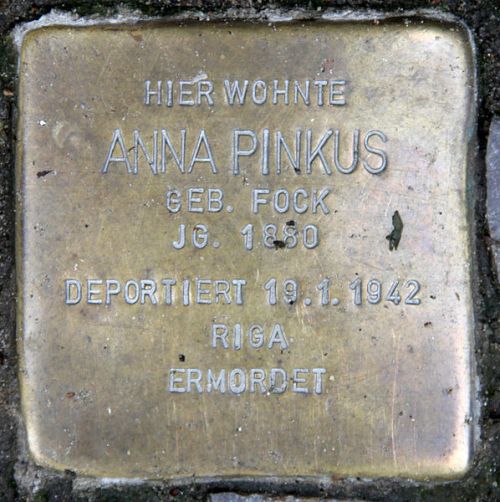 Stumbling Stones Niebuhrstraße 71 #2