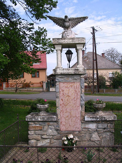 Oorlogsmonument Pusztacso #1