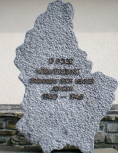 Monument Burgerslachtoffers Wilwerdange #2