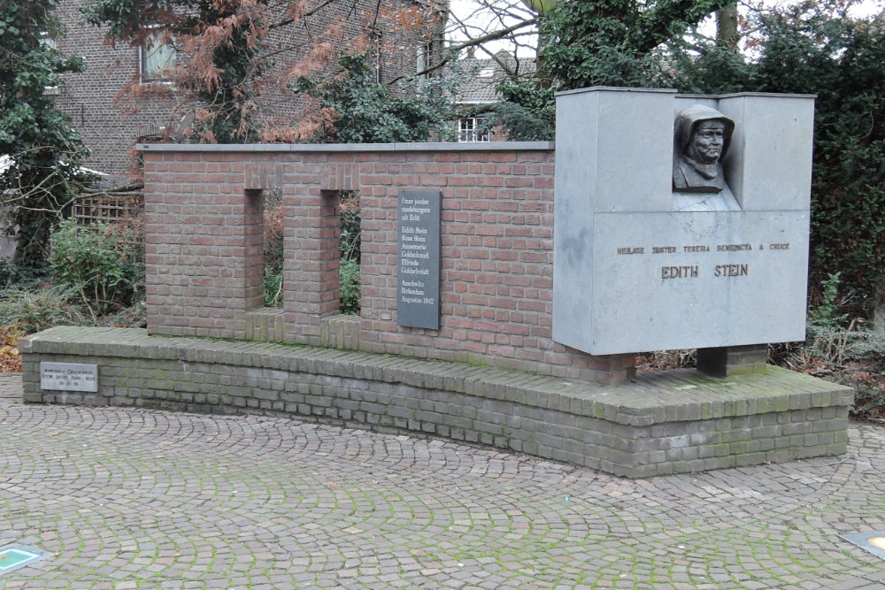 Jewish Memorial Echt #1