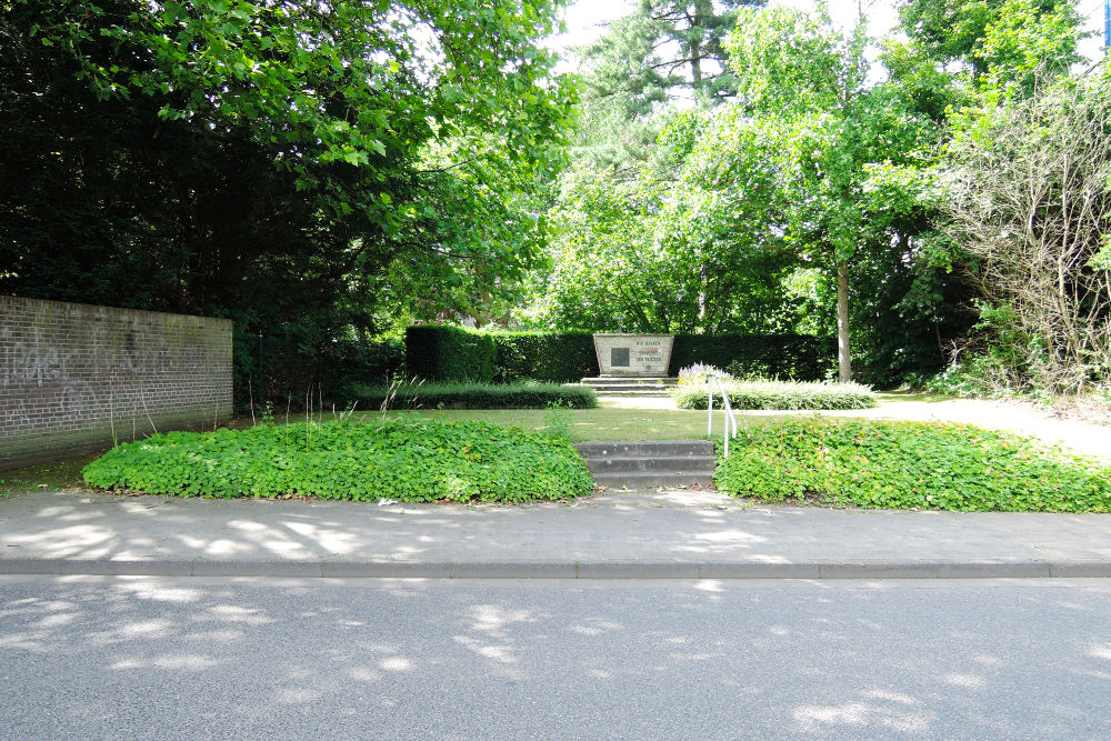 Monument Prisoners Of War Breyell #2